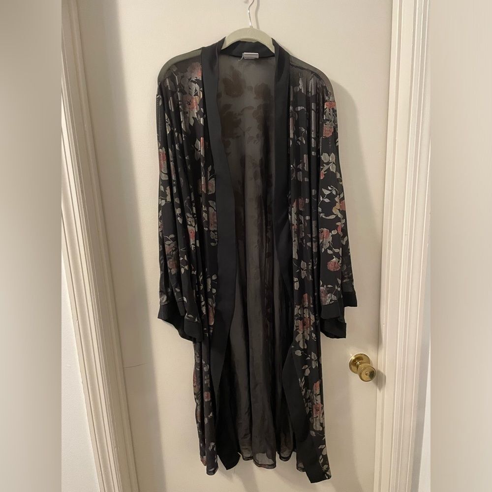 Metallic Floral Black semi Sheer Gorgeous Kimono Size 2X